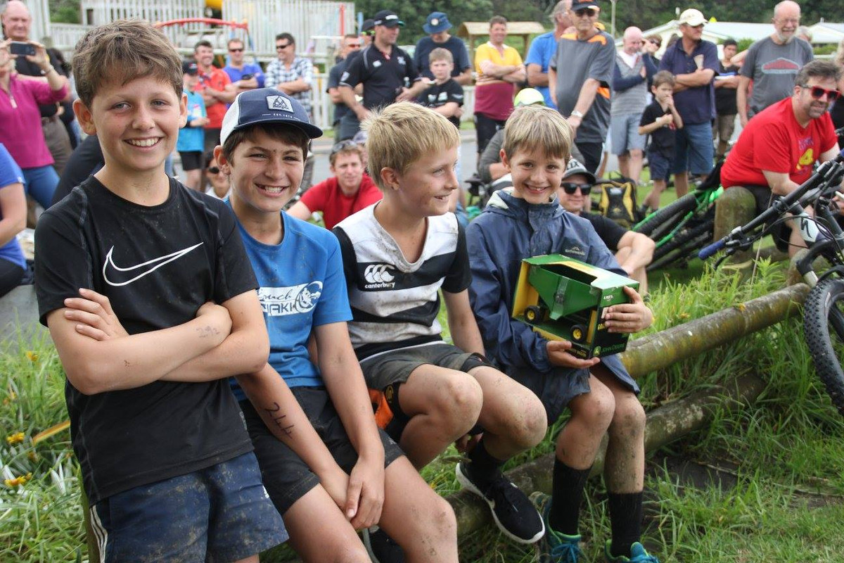 Riders on the Ōpunakē Mountain to Sea course, photo 2